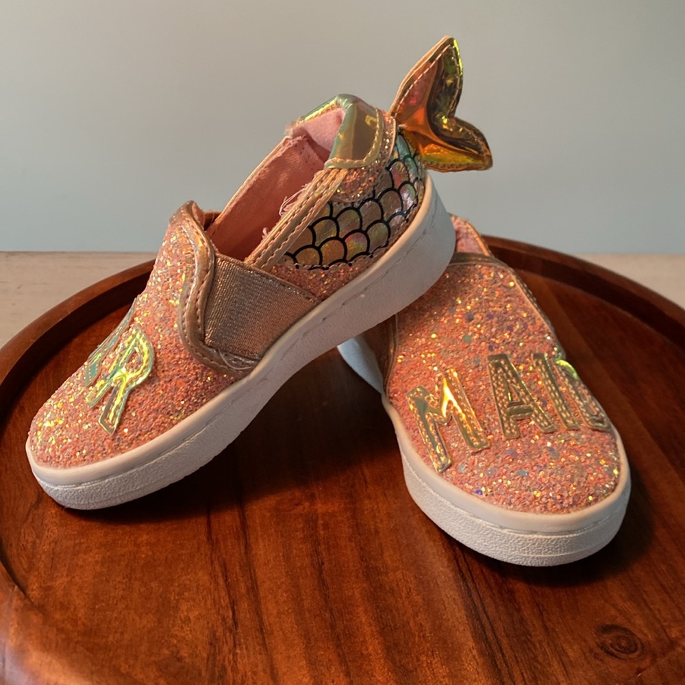 Steve Madden Mermaid Sneakers with Fins. Child Size 5